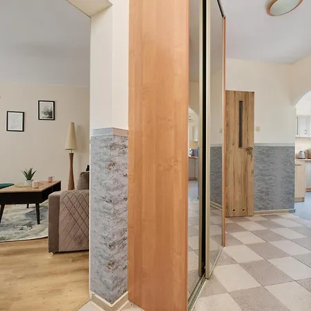 Apartament Rodzinny Zaulek Rogozinski By Renters Отель Вроцлав